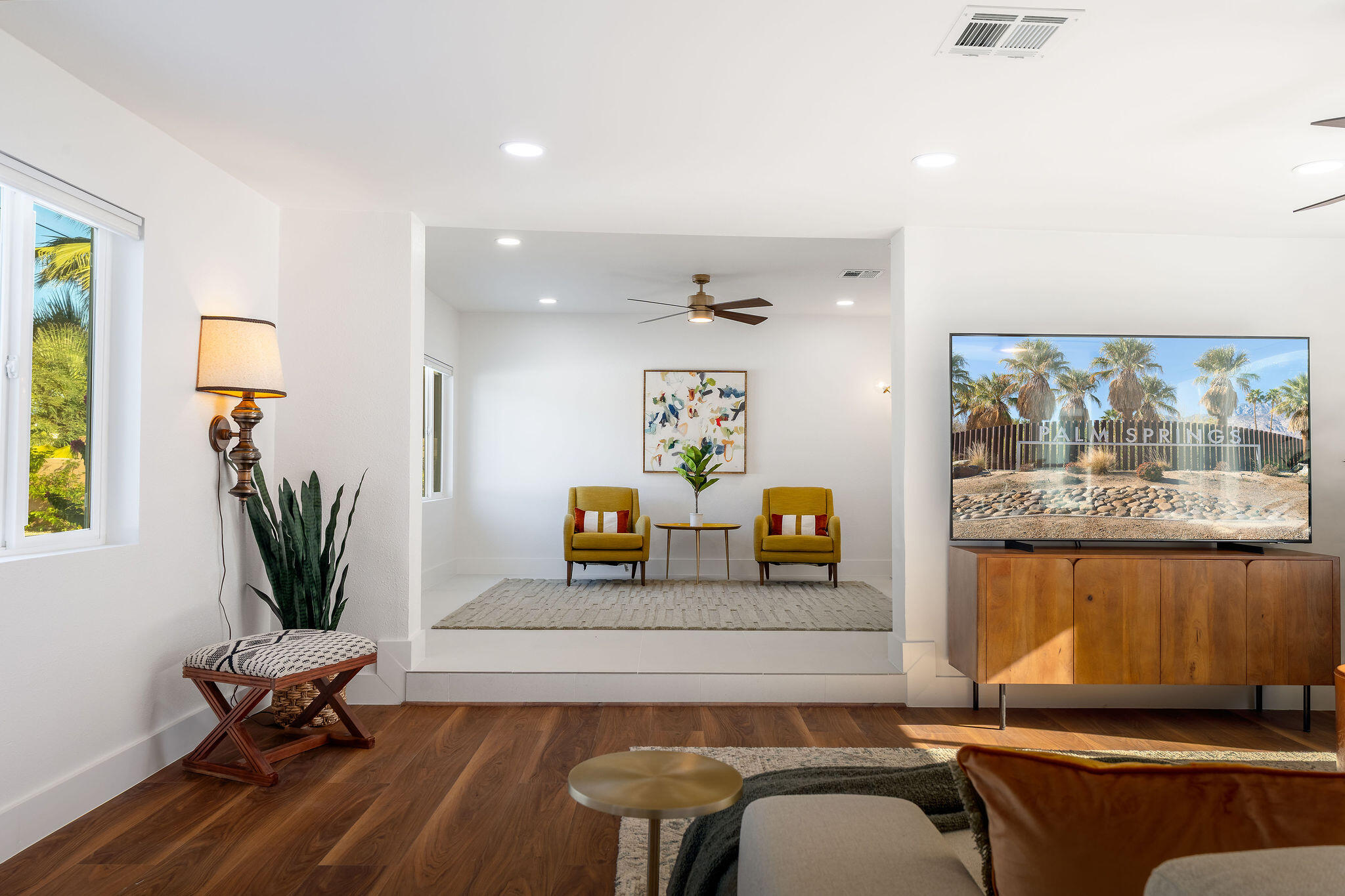 1125 East Sunny Dunes Road Palm Springs, CA 92264 - Photo 13 of 67 Living Room