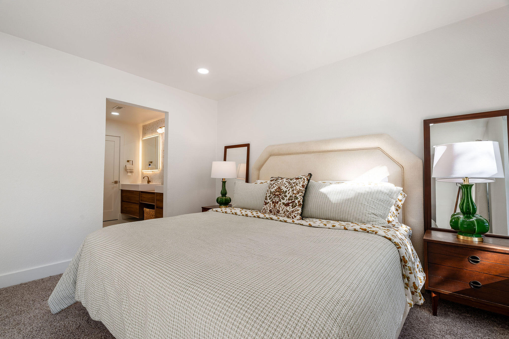 1125 East Sunny Dunes Road Palm Springs, CA 92264 - Photo 18 of 67 Primary Bedroom