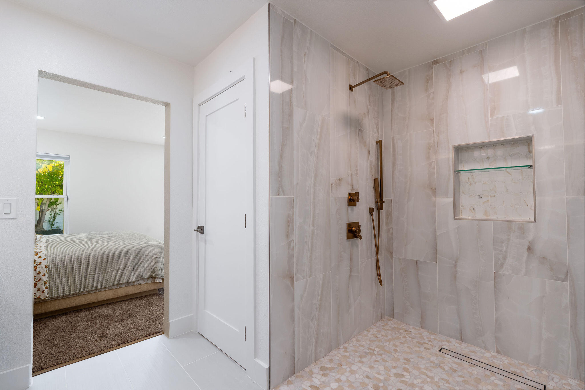 1125 East Sunny Dunes Road Palm Springs, CA 92264 - Photo 21 of 67 Primary Bathroom