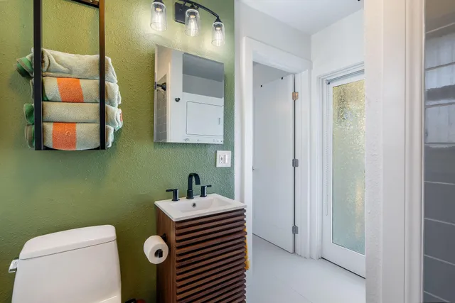 $1,650,000 | 1125 East Sunny Dunes Road, Palm Springs, CA 92264