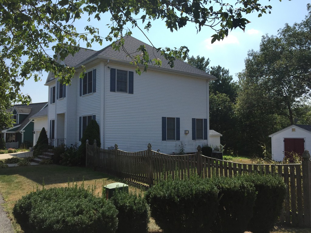 312 Den Quarry Road Lynn, MA 01904 - Photo 2 of 17 Gallery Image 2
