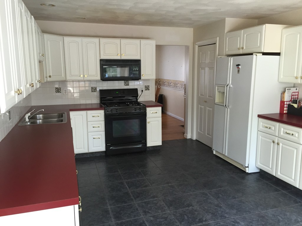 312 Den Quarry Road Lynn, MA 01904 - Photo 8 of 17 Gallery Image 8