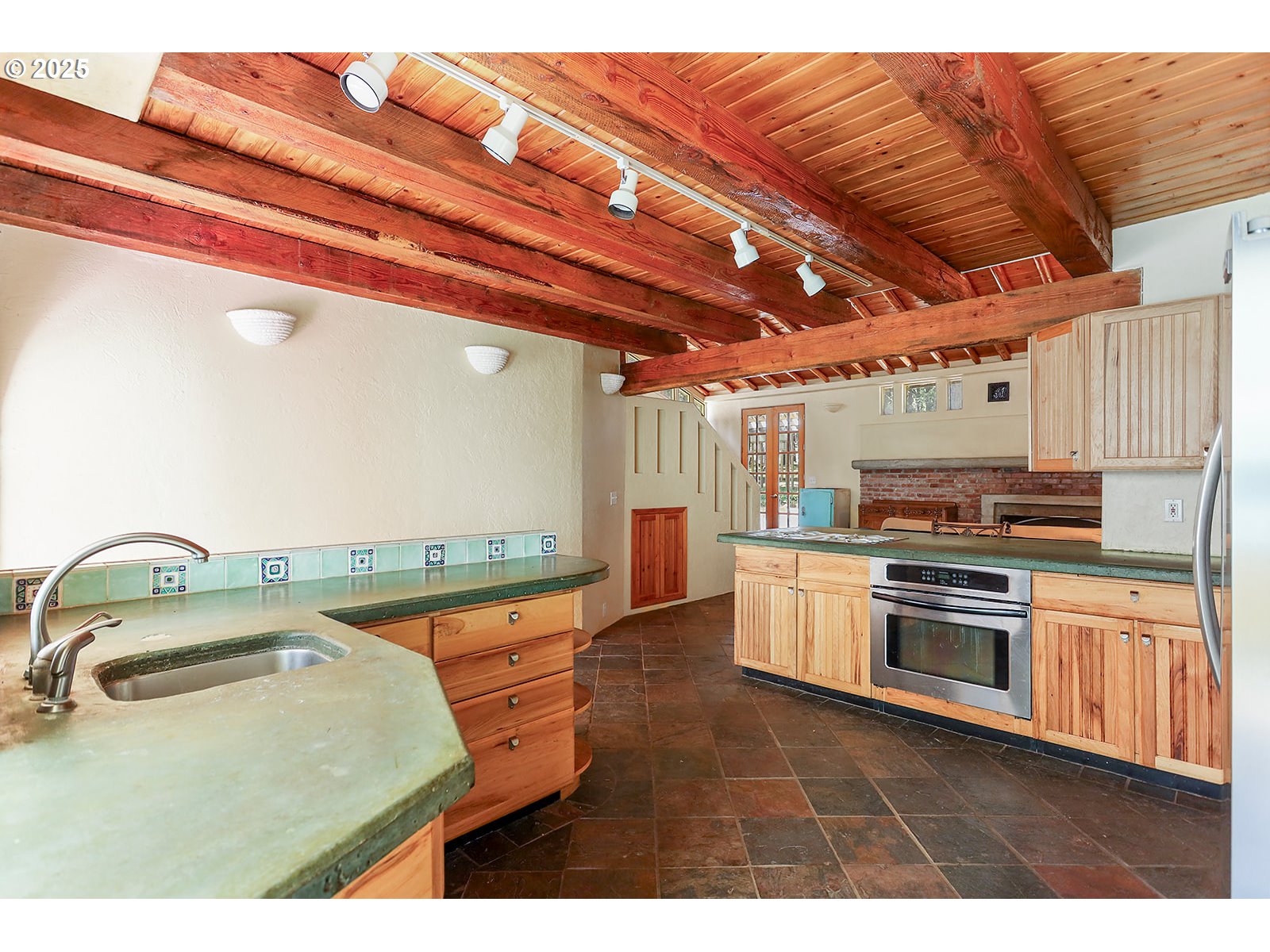 101 Cooke Road White Salmon, WA 98672 - Photo 15 of 48