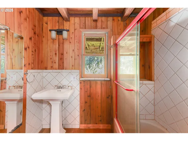 $1,200,000 | 101 Cooke Road, White Salmon, WA 98672