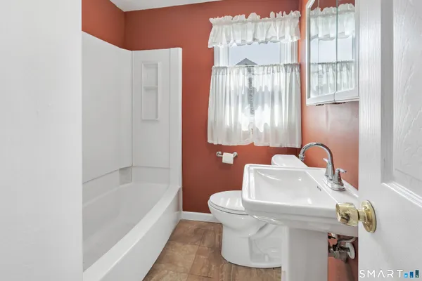 $2,800 | Undisclosed Address, Milford, CT 06460