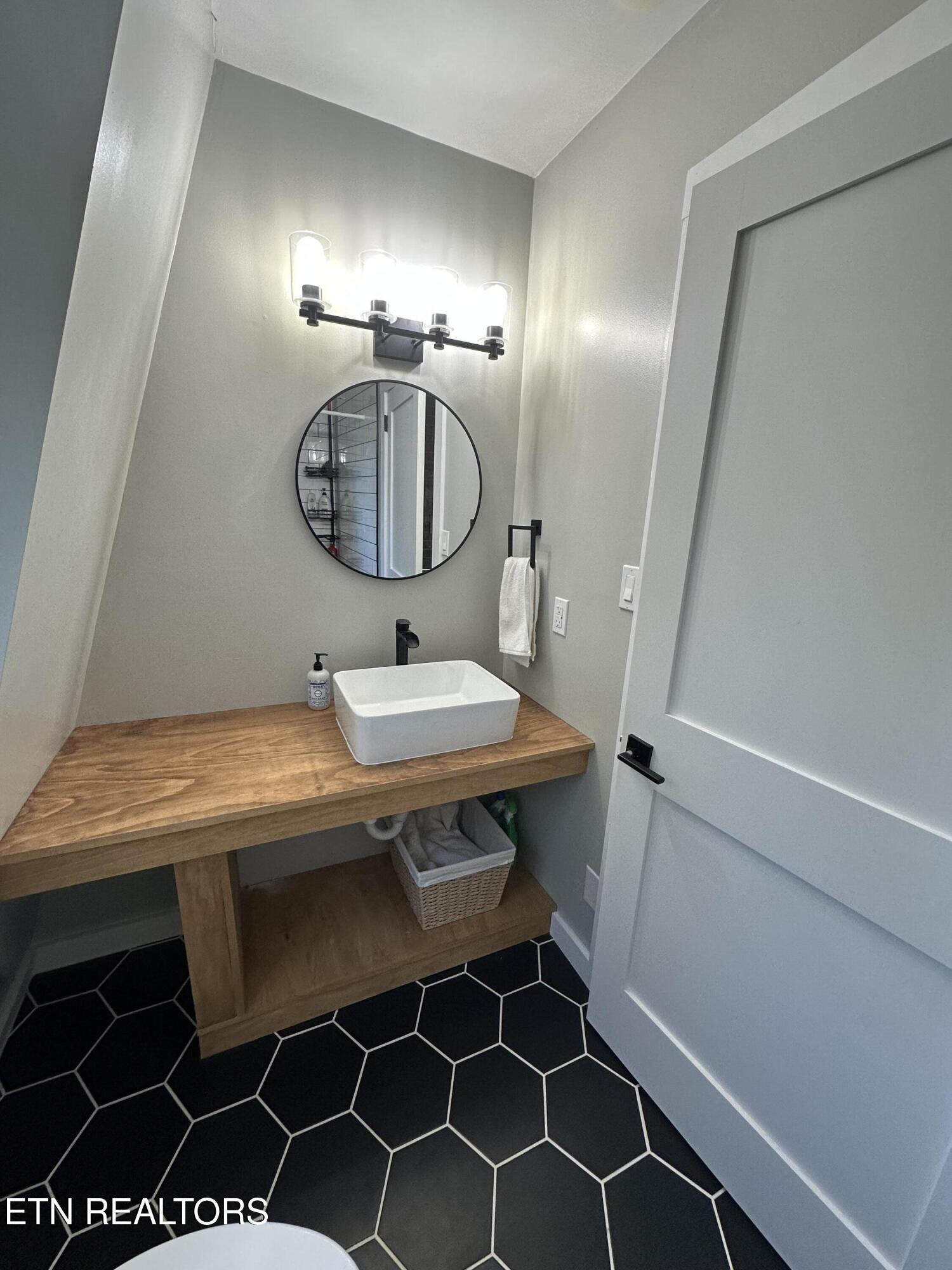 960 Cave Road Jefferson City, TN 37760 - Photo 18 of 45 i17