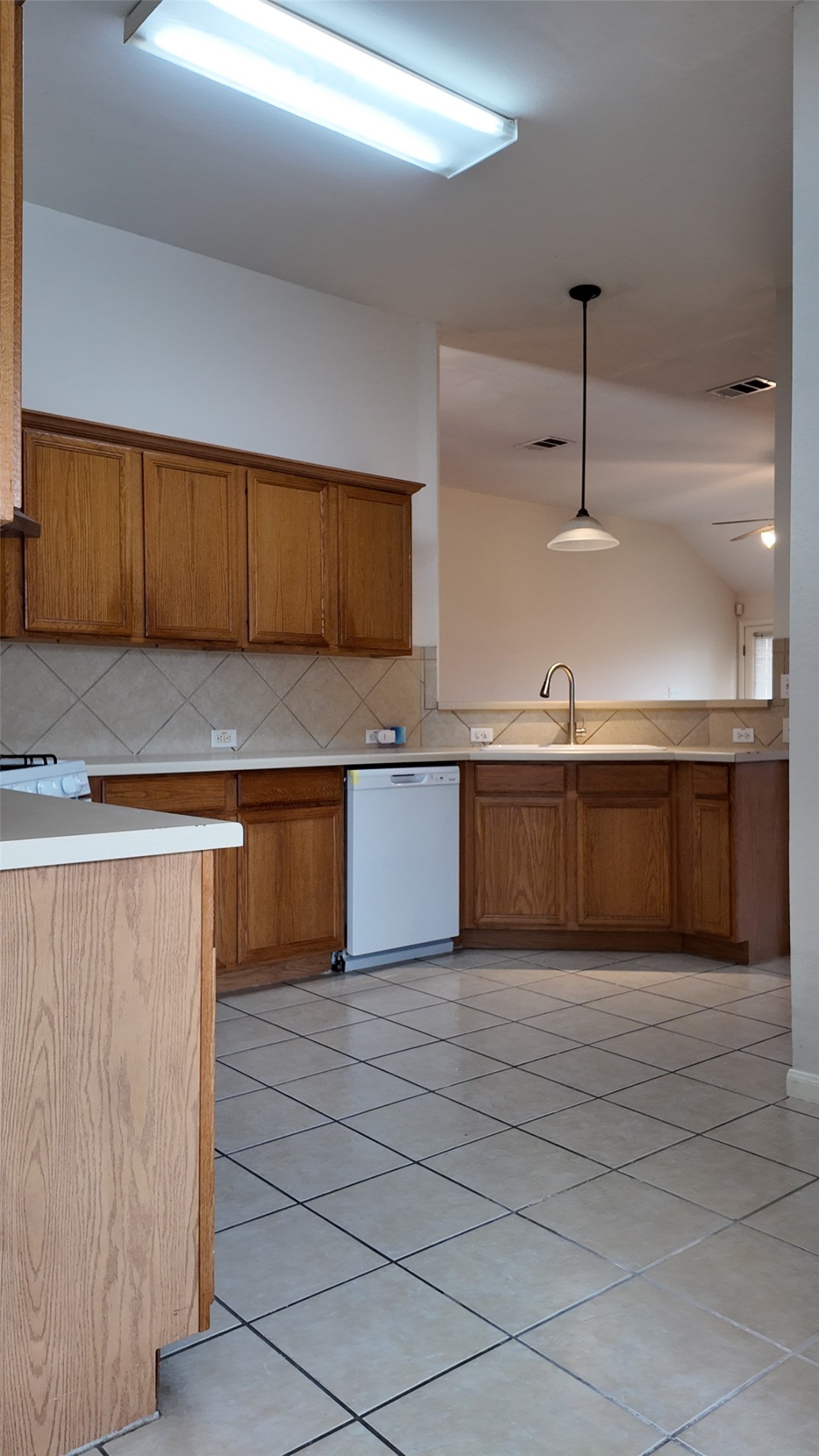 100 Maplewood South Kyle, TX 78640 - Photo 9 of 23