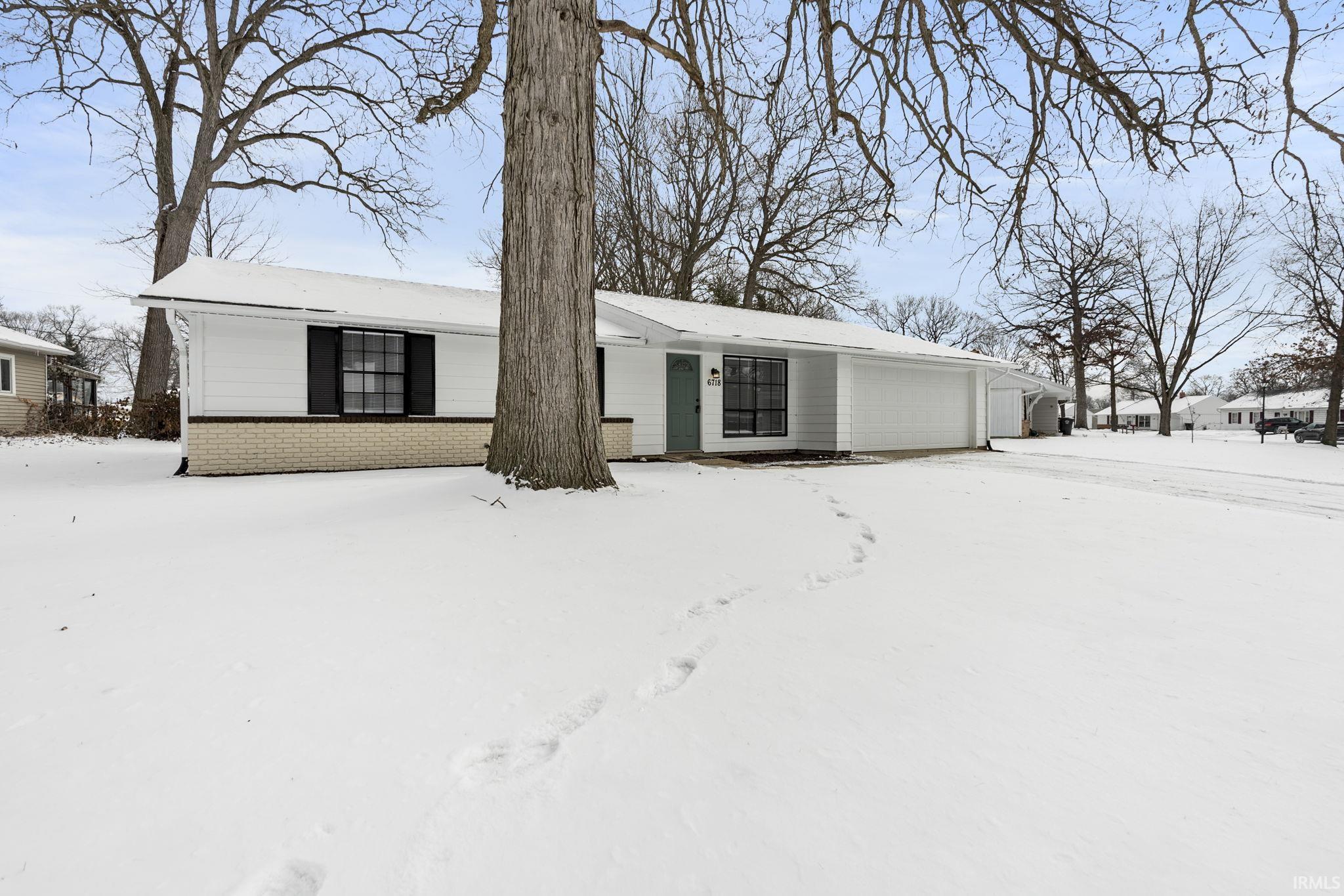 6718 Raintree Road Fort Wayne, IN 46825 - Photo 2 of 36 Gallery Image 2