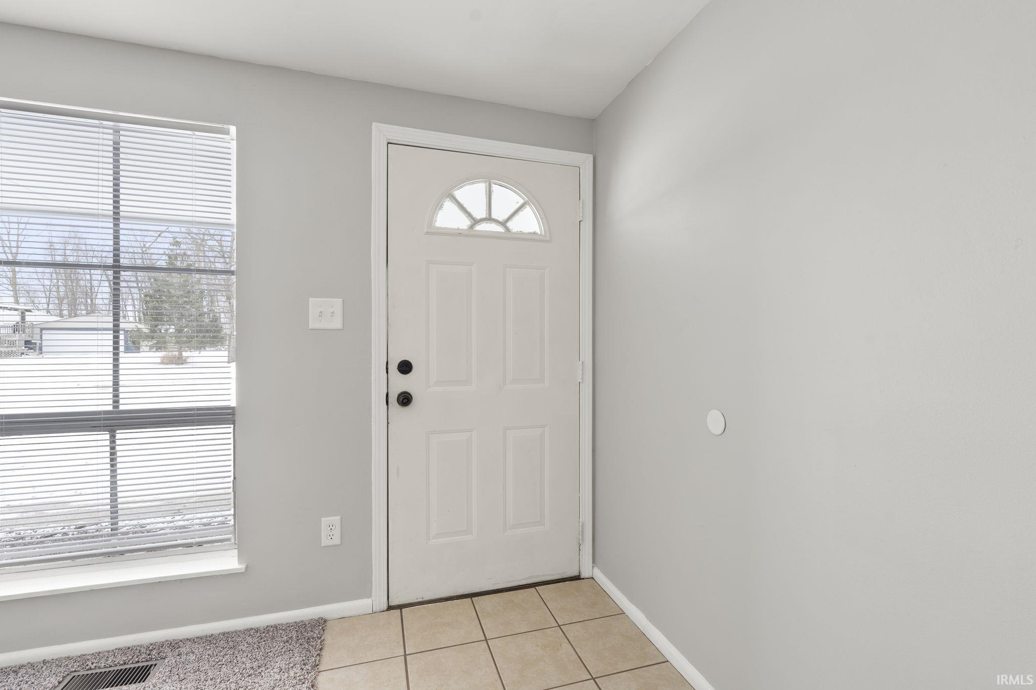 6718 Raintree Road Fort Wayne, IN 46825 - Photo 4 of 36 Gallery Image 4