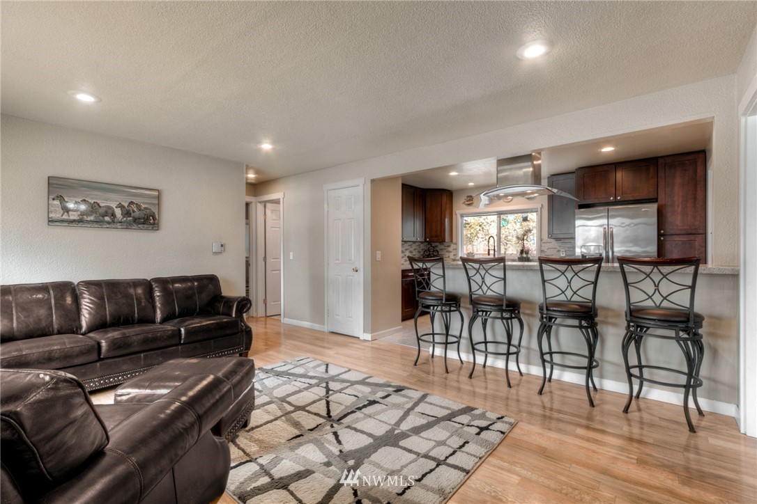 816 Camas Avenue Northeast Renton, WA 98056 - Photo 3 of 19