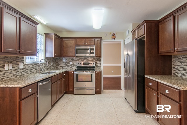 340 Ridgewood Drive Daphne, AL 36526 - Photo 11 of 35 Kitchen