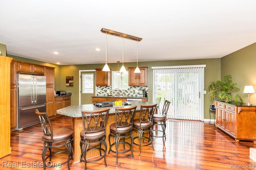 1776 Alsdorf Avenue Rochester Hills, MI 48309 - Photo 5 of 27
