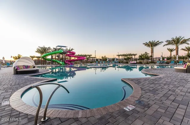 a view of an outdoor space