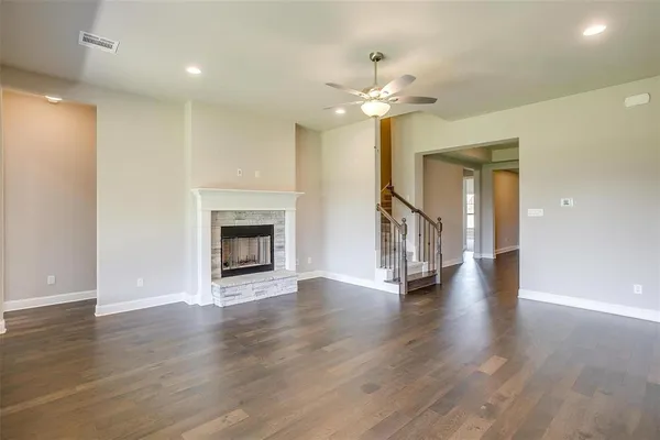 $2,895 | 820 Cavalcade Drive, Ferris, TX 75125