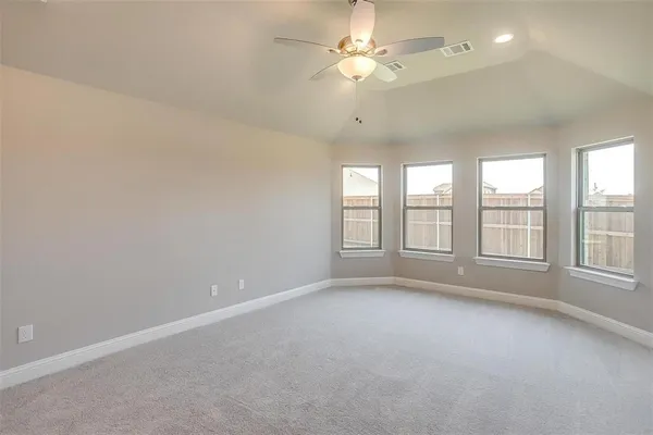 $2,895 | 820 Cavalcade Drive, Ferris, TX 75125