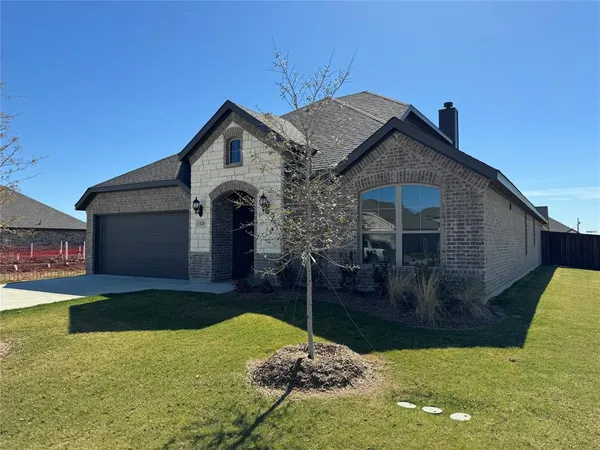 $2,895 | 820 Cavalcade Drive, Ferris, TX 75125
