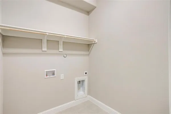 $2,895 | 820 Cavalcade Drive, Ferris, TX 75125