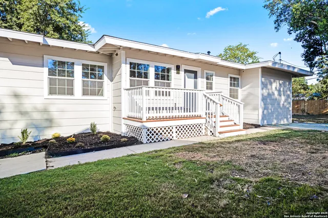 $535,000 | 225 Arvin Drive, Terrell Hills, TX 78209