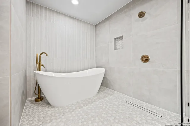 $535,000 | 225 Arvin Drive, Terrell Hills, TX 78209