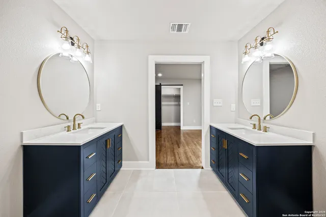 $535,000 | 225 Arvin Drive, Terrell Hills, TX 78209