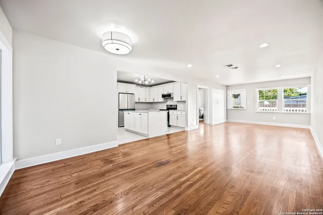 $535,000 | 225 Arvin Drive, Terrell Hills, TX 78209