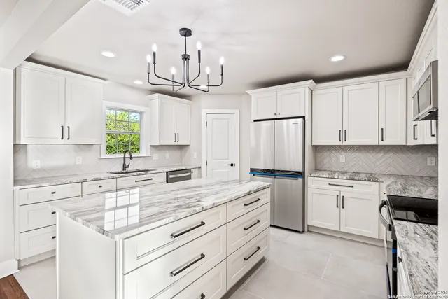 $535,000 | 225 Arvin Drive, Terrell Hills, TX 78209