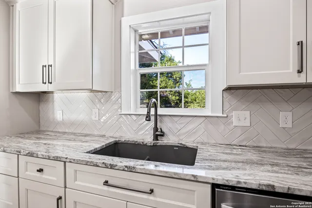 $535,000 | 225 Arvin Drive, Terrell Hills, TX 78209