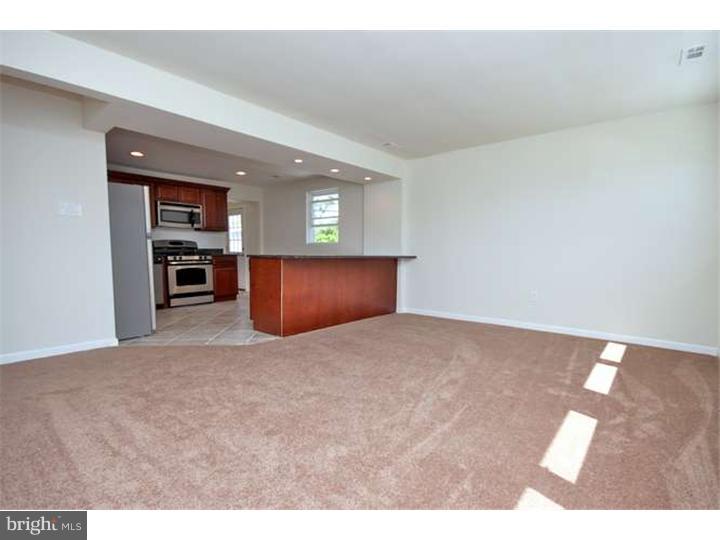 2735 Quaint Street Secane, PA 19018 - Photo 2 of 24 Living Room