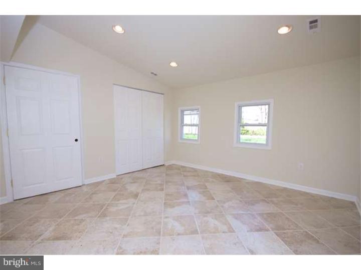 2735 Quaint Street Secane, PA 19018 - Photo 11 of 24 Family Room