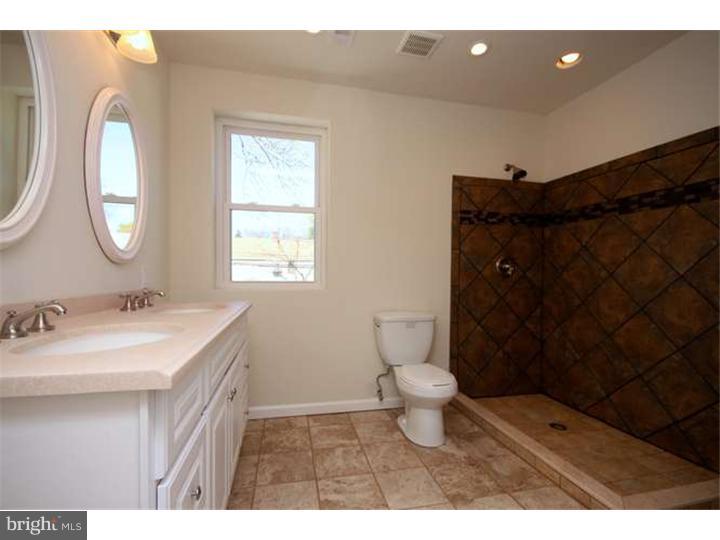 2735 Quaint Street Secane, PA 19018 - Photo 16 of 24 Bathroom