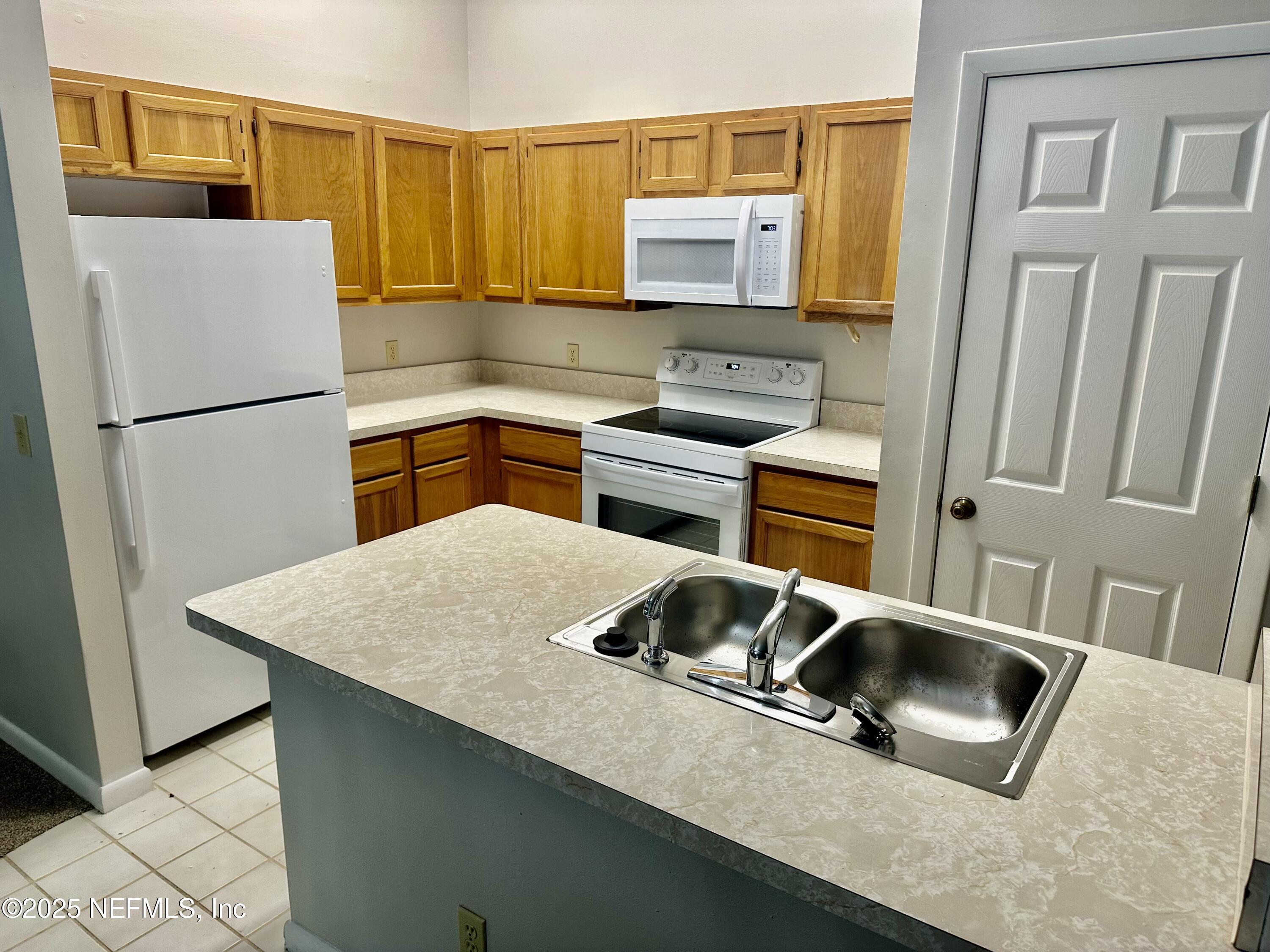 18 Navarra Court, Unit 18 St. Augustine, FL 32086 - Photo 6 of 27 IMG_5594