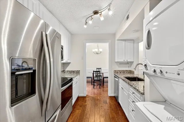 $144,900 | 1477 Bobolink Place, Brentwood, MO 63144