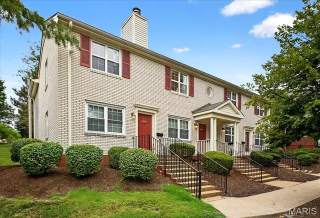 $144,900 | 1477 Bobolink Place, Brentwood, MO 63144