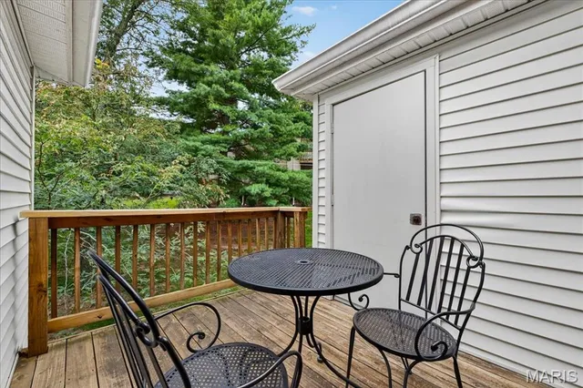 $144,900 | 1477 Bobolink Place, Brentwood, MO 63144