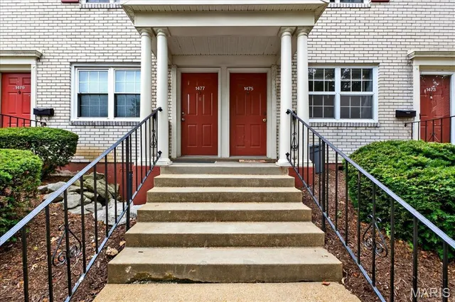 $144,900 | 1477 Bobolink Place, Brentwood, MO 63144