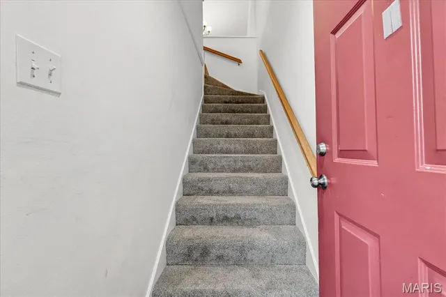 $144,900 | 1477 Bobolink Place, Brentwood, MO 63144