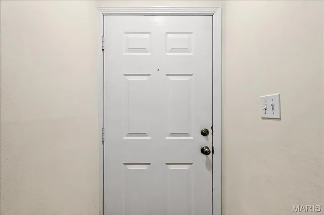 $144,900 | 1477 Bobolink Place, Brentwood, MO 63144