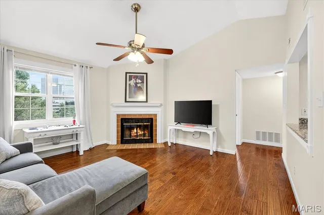 $144,900 | 1477 Bobolink Place, Brentwood, MO 63144