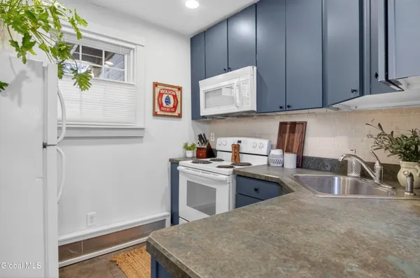 $2,200 | 5 Van Dorn Street, Unit A, Saratoga Springs, NY 12866