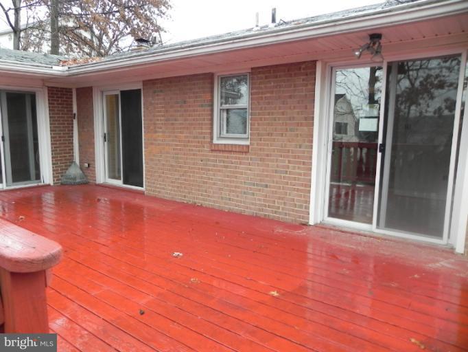 4217 16th Road South Arlington, VA 22204 - Photo 14 of 27 Deck with access from kitchen, dining and Master