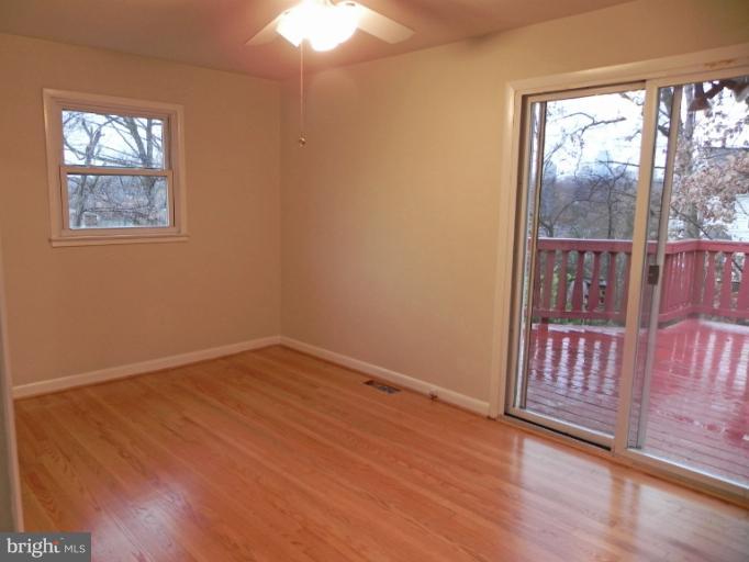 4217 16th Road South Arlington, VA 22204 - Photo 4 of 27 Bedroom (Master)