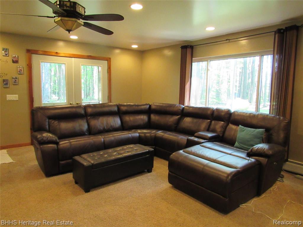 561 Ogemaw Road West Branch, MI 48661 - Photo 4 of 38