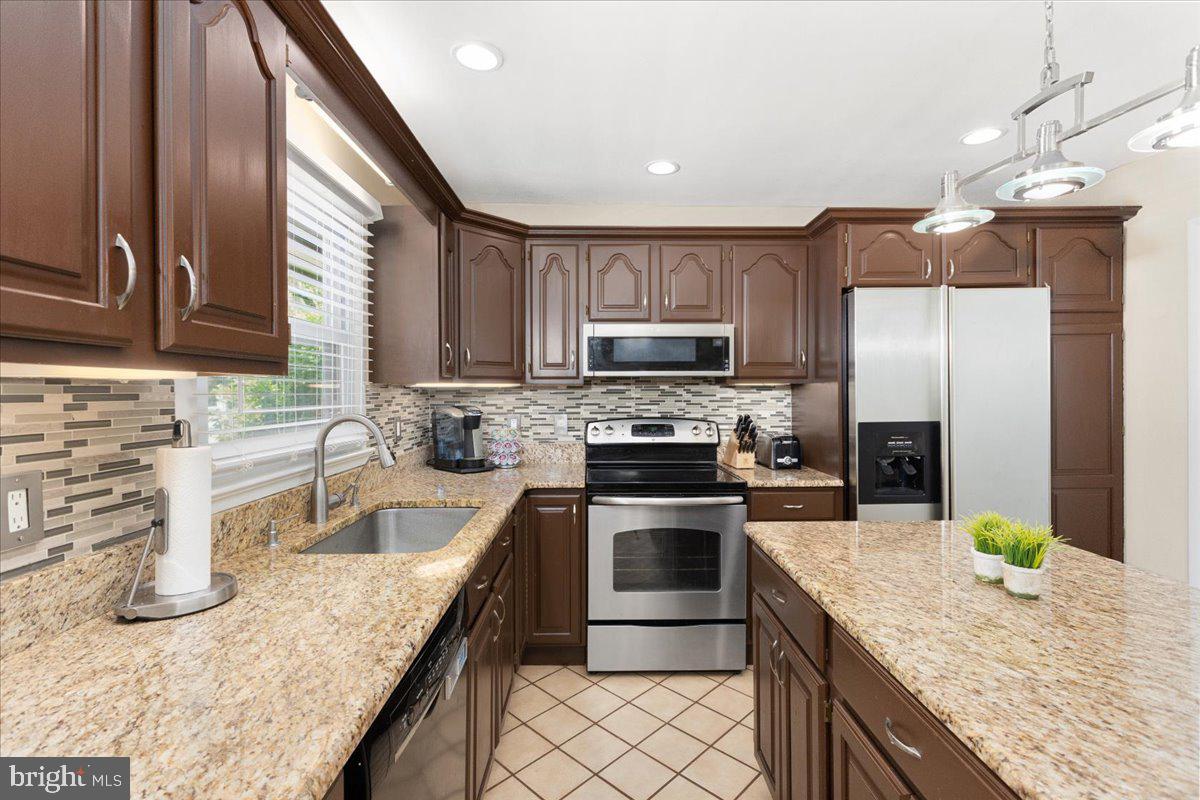760 Windgate Drive Annapolis, MD 21409 - Photo 12 of 67 Kitchen