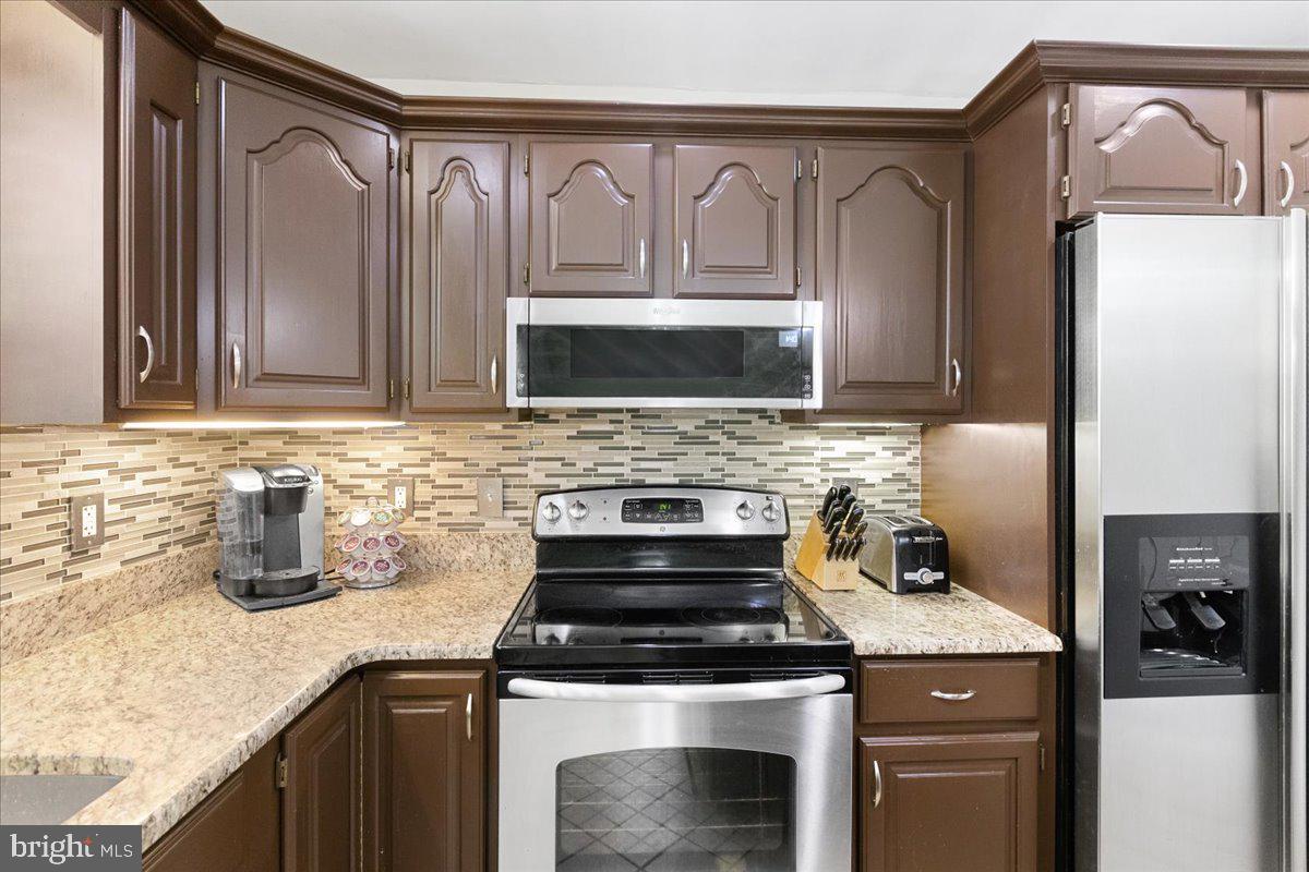 760 Windgate Drive Annapolis, MD 21409 - Photo 14 of 67 Tile backsplash