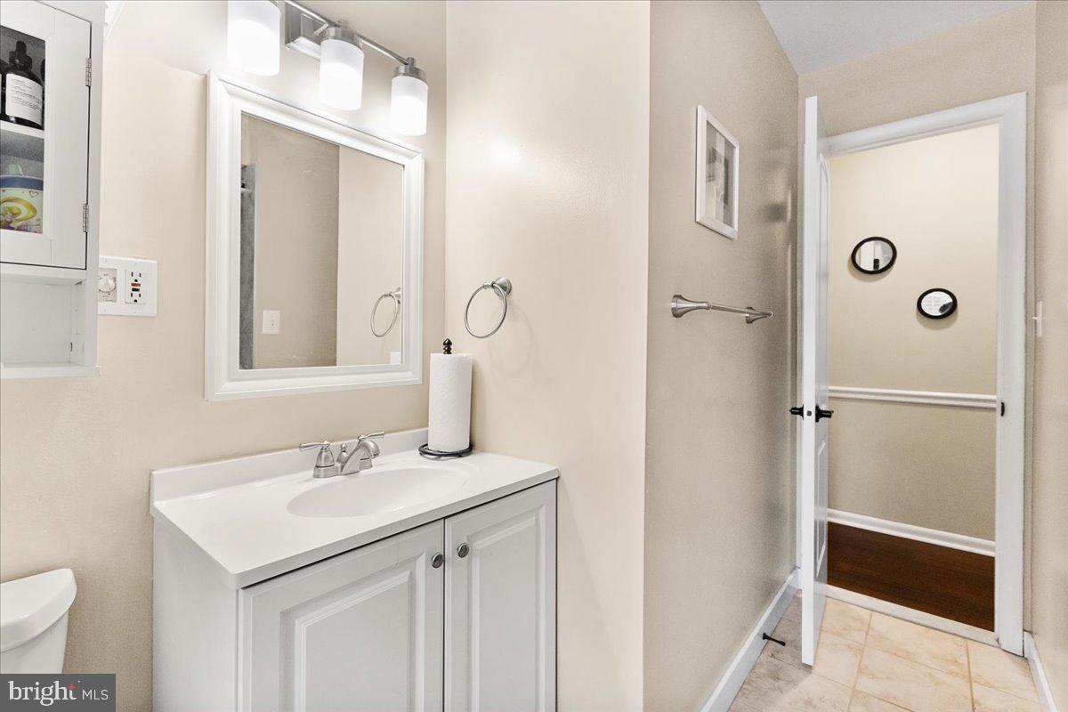 760 Windgate Drive Annapolis, MD 21409 - Photo 29 of 67 Hall bathroom
