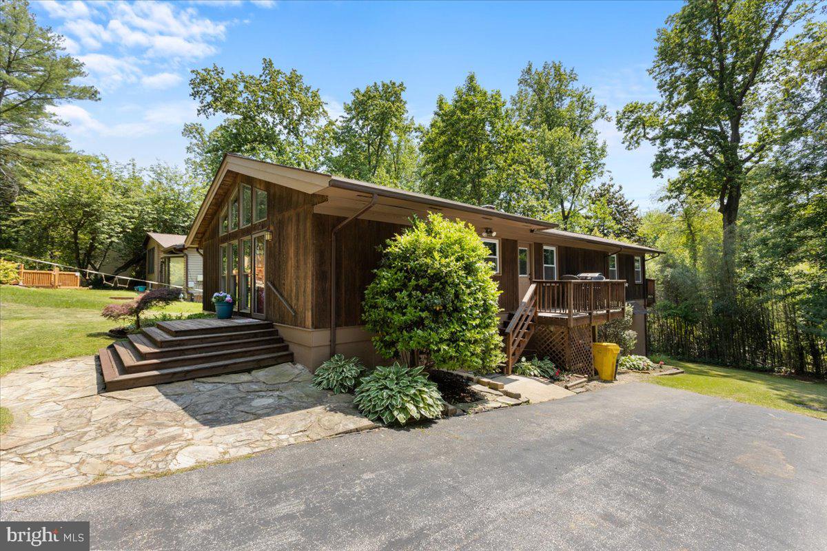 760 Windgate Drive Annapolis, MD 21409 - Photo 48 of 67 Driveway parks 6+