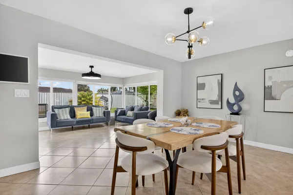 $680,000 | 571 Southeast 14th Street, Pompano Beach, FL 33060