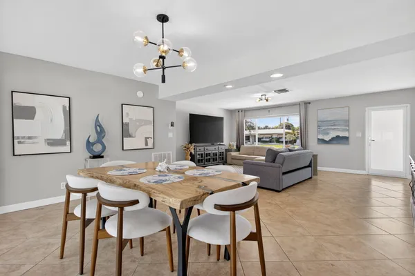 $680,000 | 571 Southeast 14th Street, Pompano Beach, FL 33060