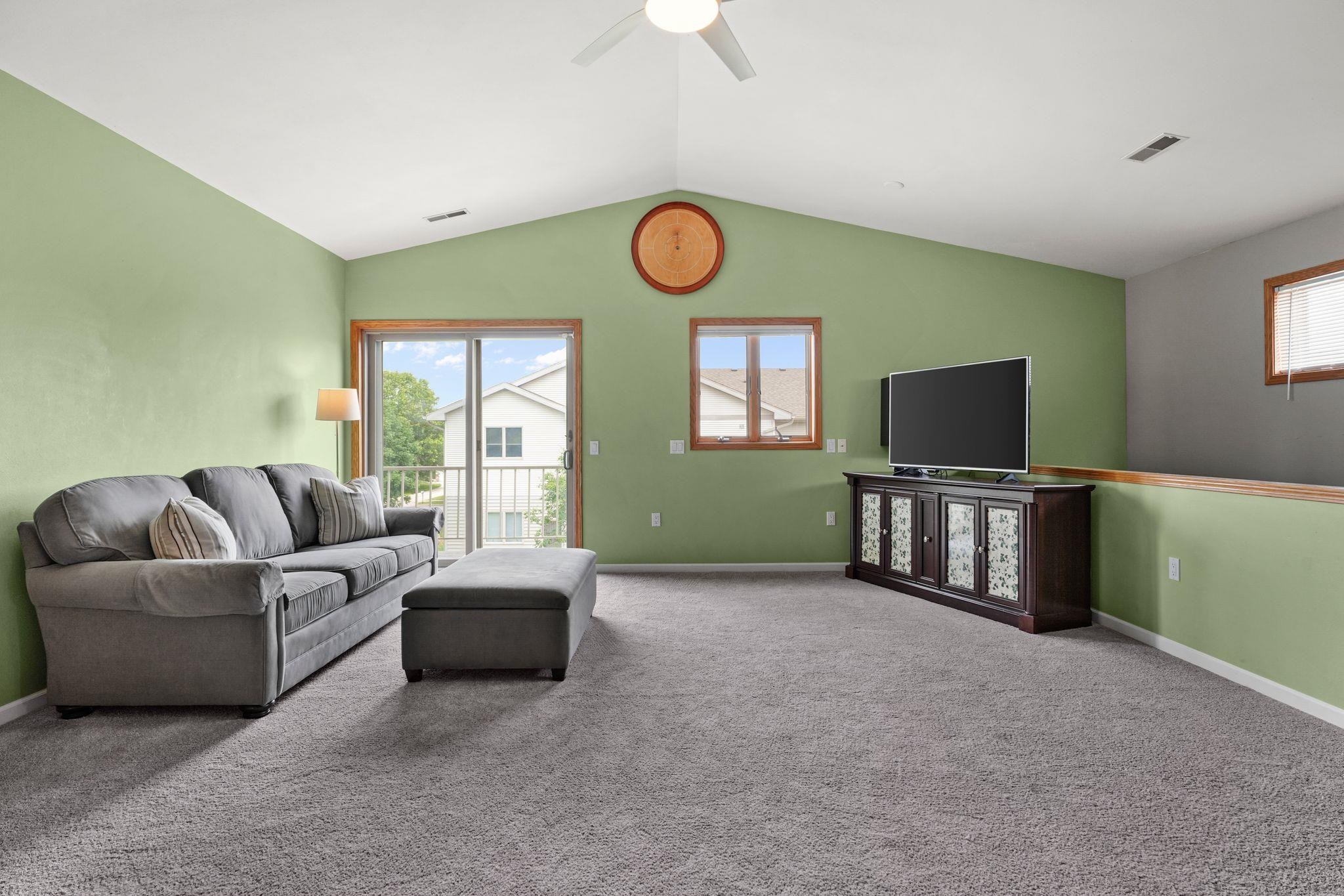 626 Military Ridge Drive Verona, WI 53593 - Photo 5 of 41