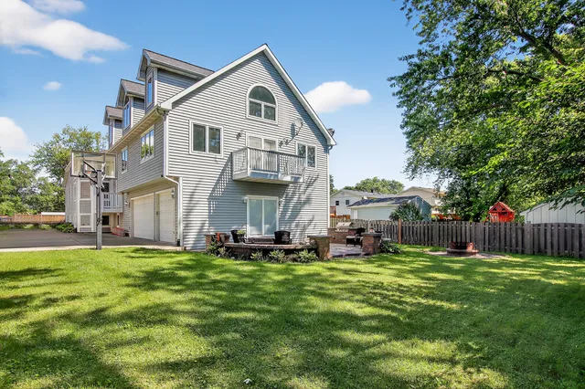 $750,000 | 1417 East Joyce Avenue, Palatine, IL 60074